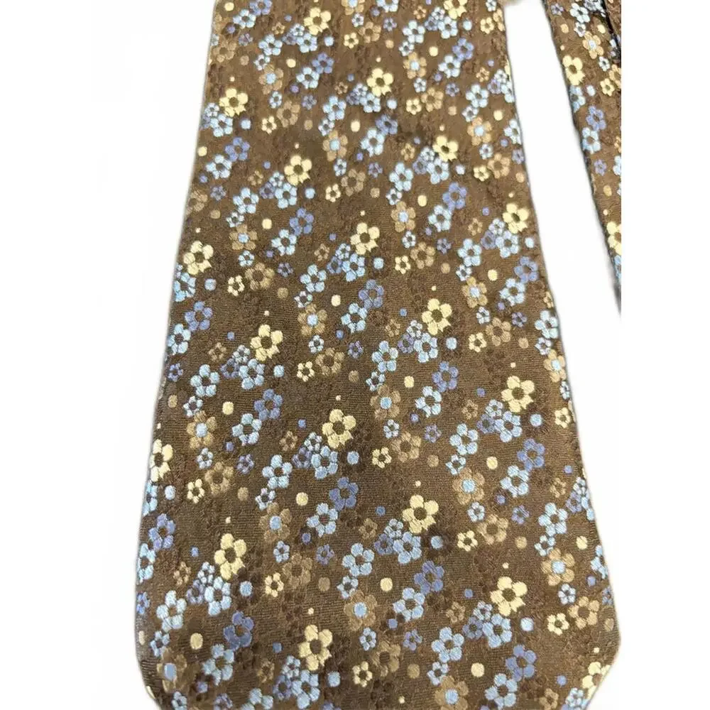 Bruno Piattelli Pure Silk Floral Tie – Brown‎ with Blue & Cream Flowers